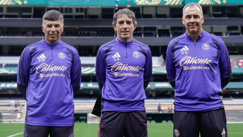 Guillermo Almada y su cuerpo técnico | x:@ClubAmerica