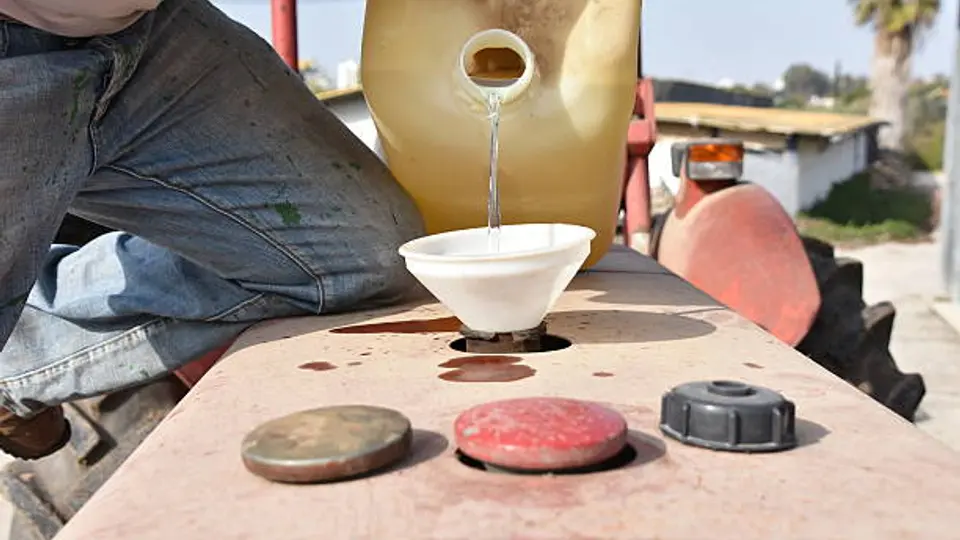 El huachicol es un término del español mexicano que se refiere al combustible adulterado o robado. / iStock
