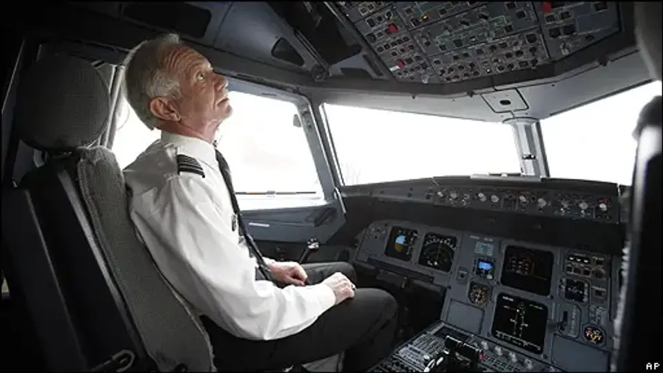 El piloto que evitó una tragedia con 155 pasajeros anuncia que tiene Alzheimer