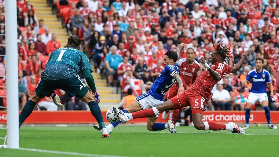 Acción del partido amistoso entre Liverpool y Como 1907 | AFP