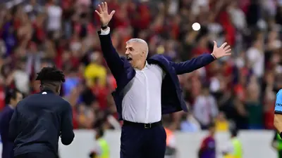 Hernán Crespo celebra el triunfo, pero advierte: “Hay un largo camino por recorrer”