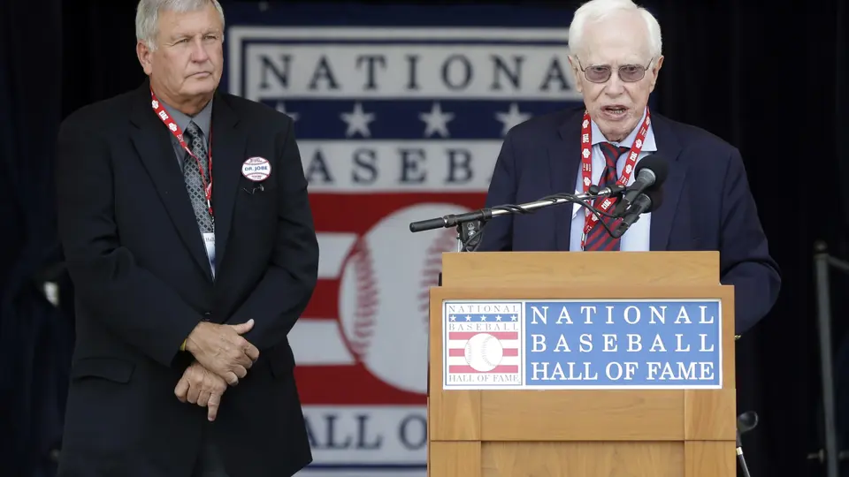 Frank Jobe y Tommy John, revolucionarios de la medicina en el deporte | AP
