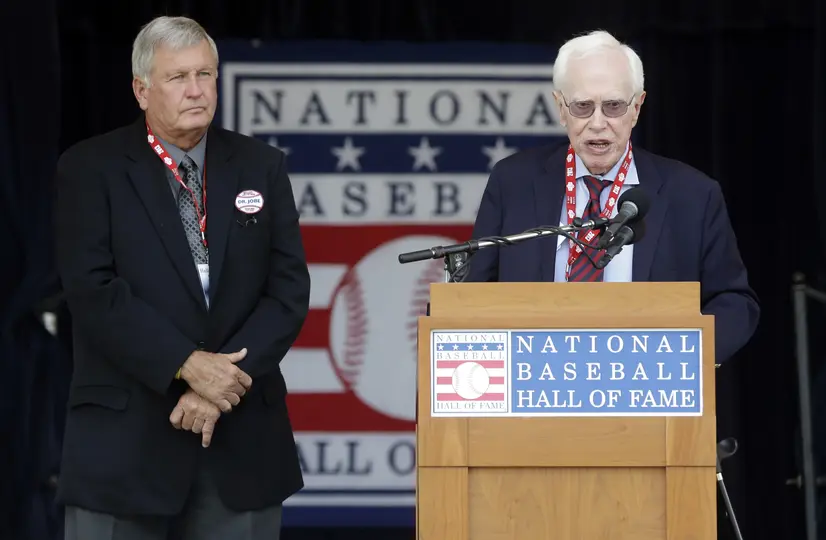 Frank Jobe y Tommy John, revolucionarios de la medicina en el deporte | AP