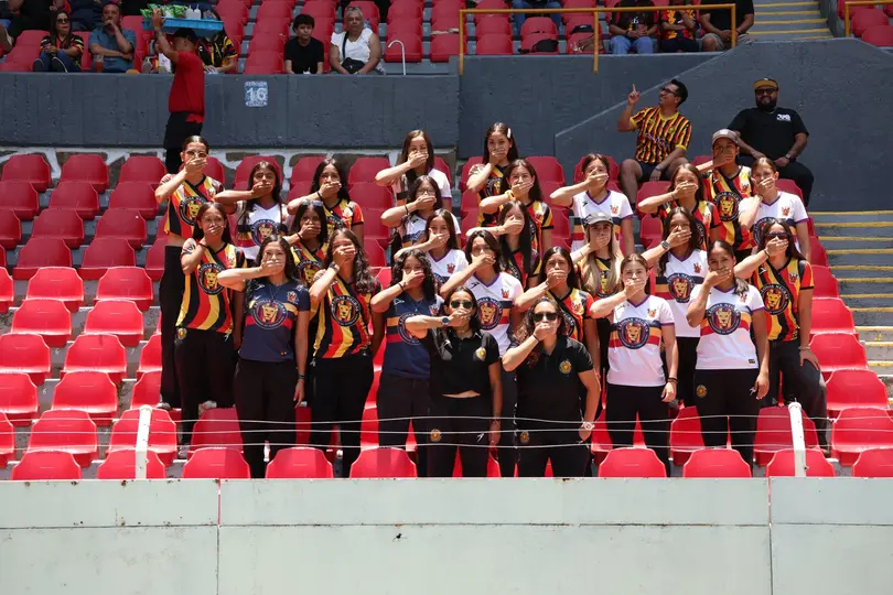 Protesta de las tribunas de Leones Negros | X:LeonesNegrosCF