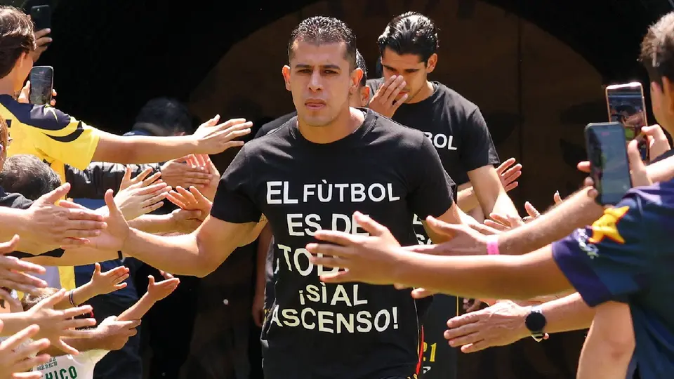 Playera con mensaje de Leones Negros | X:LeonesNegrosCF
