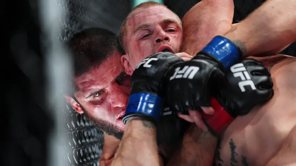Islam Makhachev e Ian Garry | AP