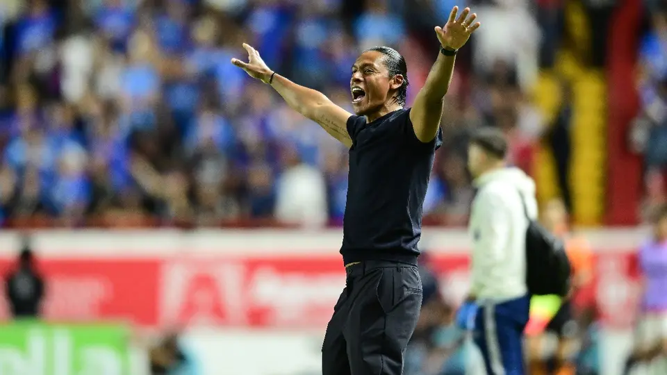 Joel Huiqui en el partido entre Cruz Azul y Necaxa del Apertura 2026 | MEXSPORT