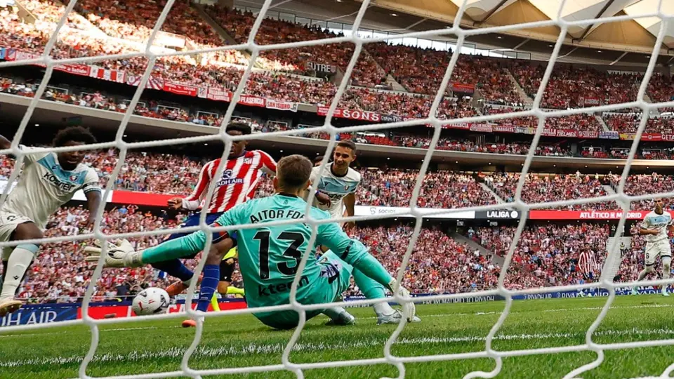 Jonathan David en el partido de Atlético de Madrid contra Osasuna | AFP
