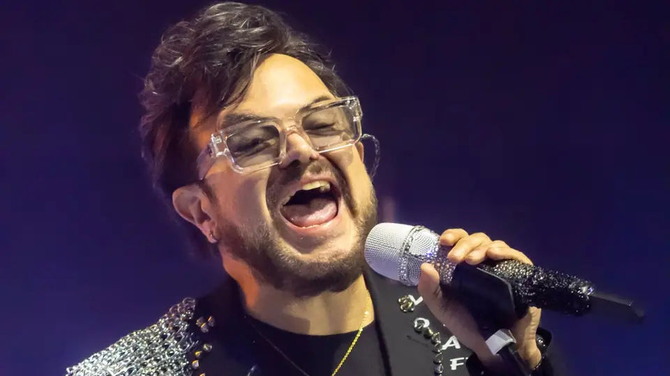 Aleks Syntek protagonizó un momento tenso con el público durante su concierto por el Grito de Independencia en Benito Juárez. / @syntekoficial