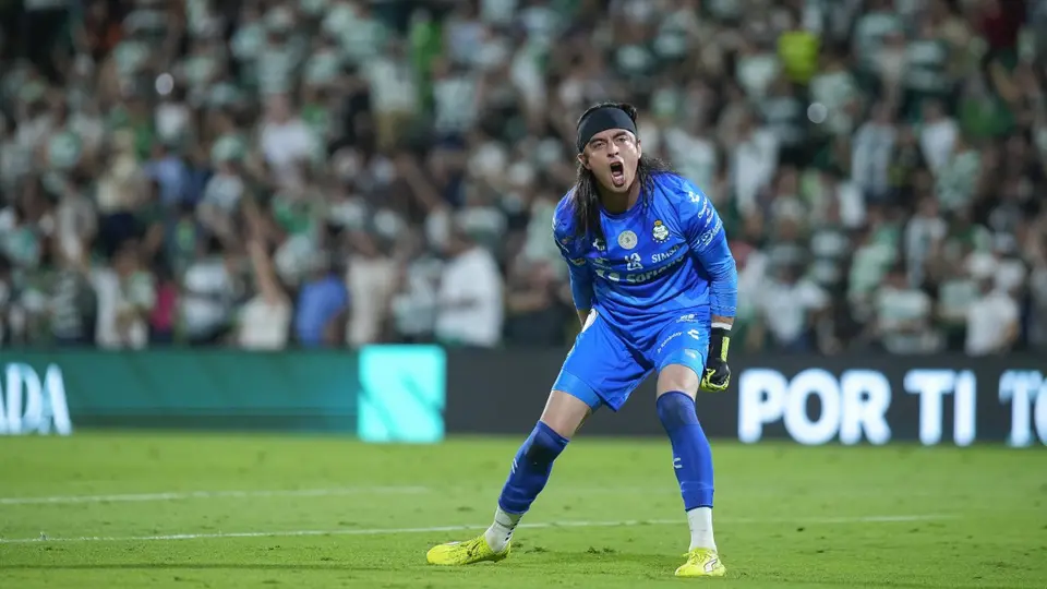 Carlos Acevedo con Santos en el partido de la Liga MX | IMAGO 7