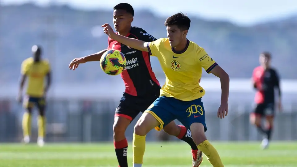 Diego Reyes en un partido de América contra Atlas | MEXSPORT