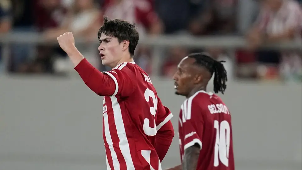 'Hormiga' González festeja su gol con Olympiacos | AP