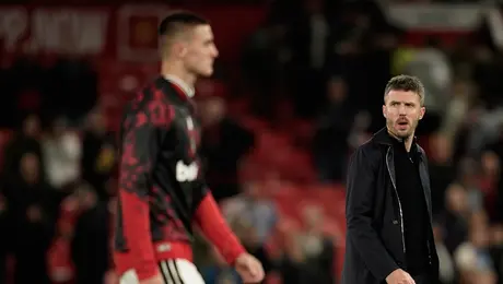 Las penas de Carrick continúan y el United pierde ante el Brighton en la Copa de Liga