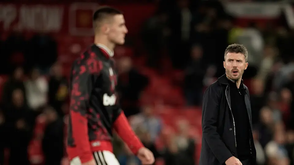 Las penas de Carrick continúan y el United pierde ante el Brighton en la Copa de Liga