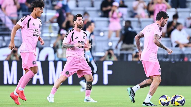 Lionel Messi entrenando con su compañeros previo al partido de Campeones Cup | MEXSPORT