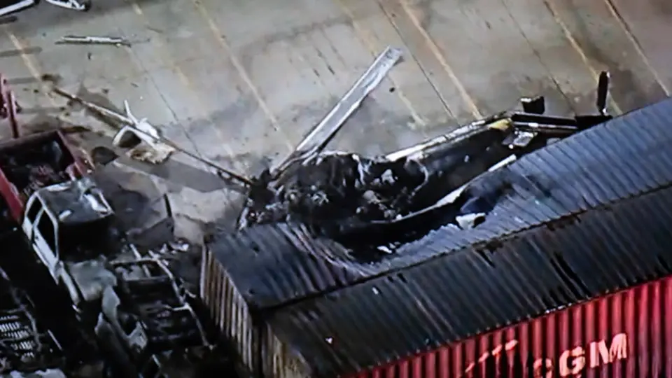 Helicóptero se estrella en Los Ángeles y deja tres muertos / VIDEO