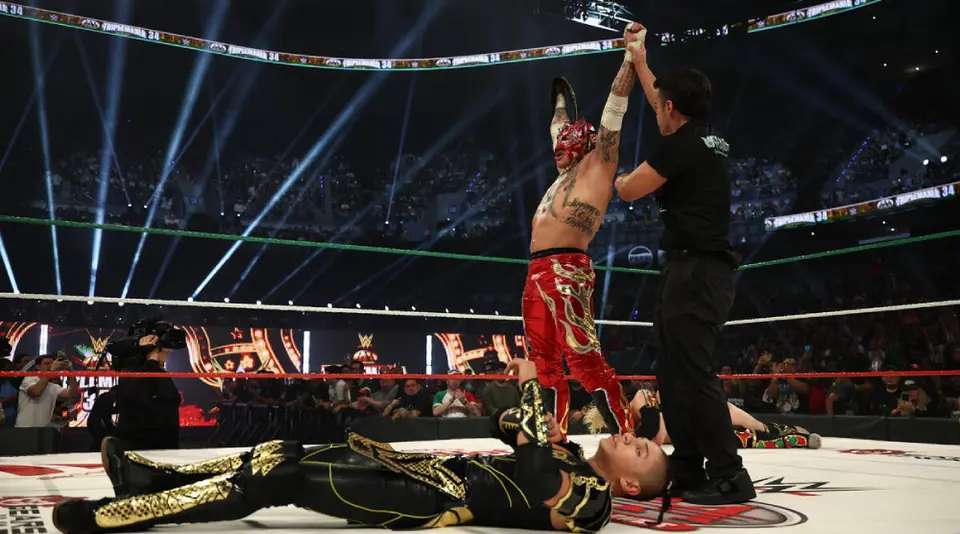 Rey Fénix retuvo el Campeonato Crucero AAA en TripleManía 34 | wwe.com