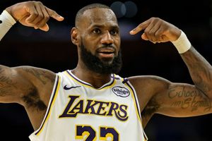 LeBron James carga contra Donald Trump y muestra apoyo a Kamala Harris