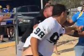 ¡Igual que los jugadores! Aficionados de Charger y Raiders acaban en golpes tras partido