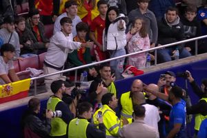‘Partidazo de Youtubers’ es suspendido por insultos racistas en el Estadio Metropolitano
