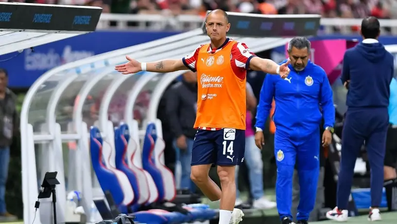 Chicharito Hernández y Pollo Briseño, expulsados al final del juego ante Atlas