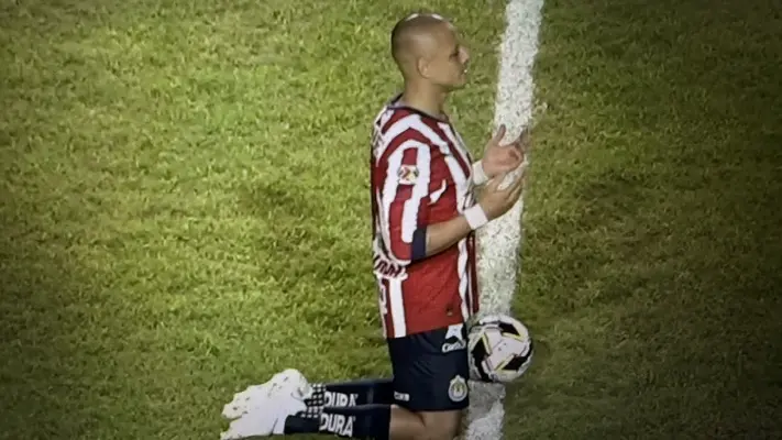 Chicharito cojea en amistoso contra la Jaiba Brava y enciende las alarmas en Chivas