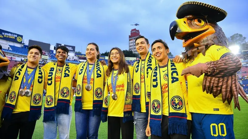 ¡Invitados de lujo! Atletas olímpicos reciben homenaje de América en Clásico Nacional