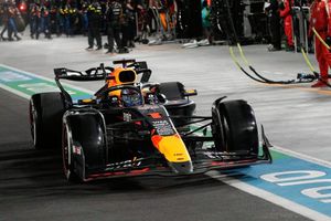 ¡Llegó el cuarto! Verstappen se corona en el Gran Premio de Las Vegas, pese a victoria de Russell