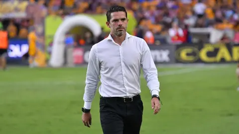 Aficionados de Chivas ‘revientan’ a Fernando Gago en redes sociales