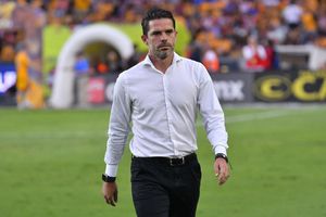 Aficionados de Chivas ‘revientan’ a Fernando Gago en redes sociales