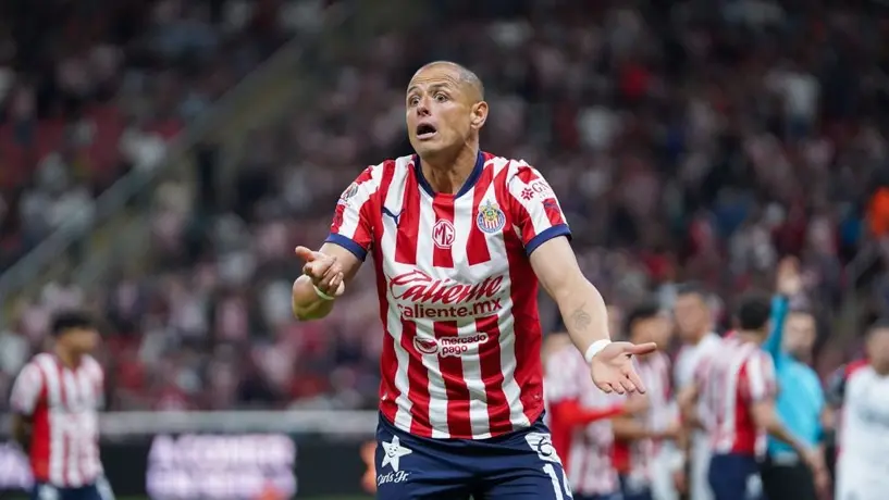 'Chicharito' Hernández estalla contra árbitro en Kings League Américas