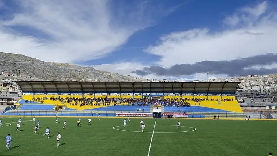 Club Deportivo Unión Minas; el equipo que juega en el estadio más alto del mundo