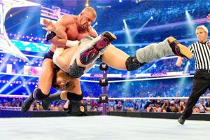 Triple H 'regaña' a los jugadores de Eagles tras fallar un Pedigree en la celebración