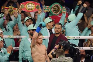 Saúl 'Canelo' Álvarez es amplio favorito en la pelea ante Edgar Berlanga, según las casas de apuestas