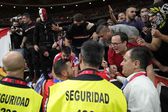 Atlético de Madrid se pronuncia en contra del lanzamiento de objetos en el Derbi Madrileño