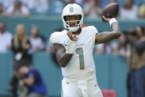 Comparan a Tua Tagovailoa con Magic Johnson tras partido memorable con Miami Dolphins