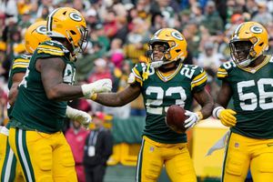 Green Bay aplasta a Arizona con espectacular actuación de Doubs luego de su suspensión