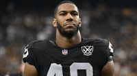 ¡Se le pasaron las copas! Charles Snowden, jugador de NFL, se quedó dormido en su auto