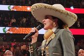 Camila Fernández se equivocó al entonar el himno en la pelea de Canelo vs Berlanga