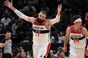 Eduardo Nájera critica decisión de incluir a Wizards al juego de NBA en México