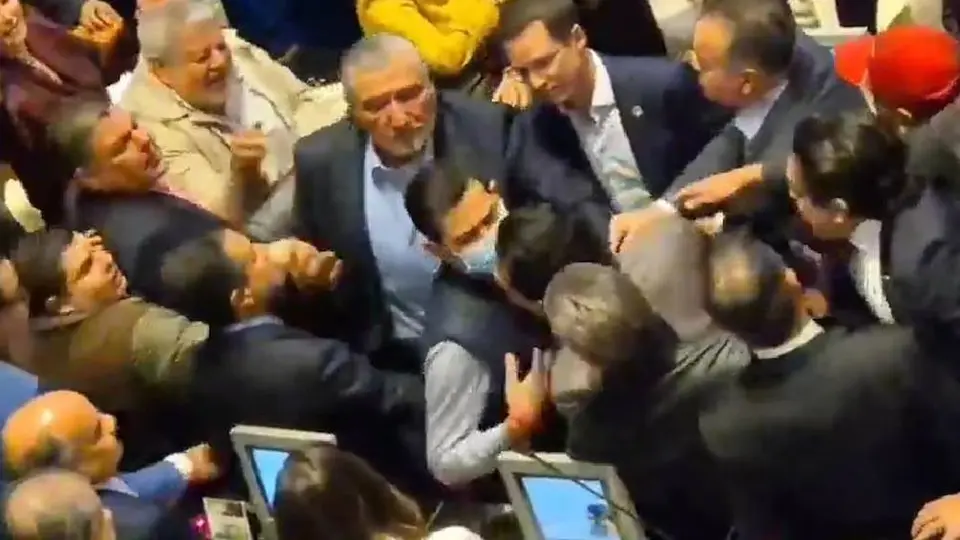 ¡Tensión en el Senado! Adán Augusto López riñe con Enrique Vargas
