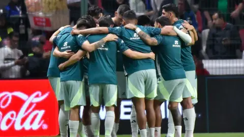 Selección Mexicana ya está en Argentina para los amistosos ante River Plate e Inter de Porto Alegre