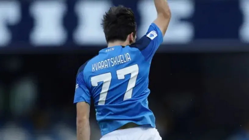 ¡Bombazo! Khvicha Kvaratskhelia deja al Napoli para fichar con el Paris Saint-Germain