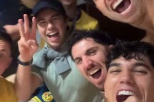 'Checo' Pérez festeja tricampeonato del América en los vestidores