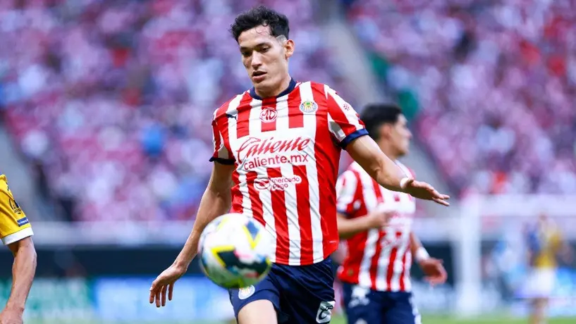 Chiquete Orozco se convierte en el canterano con la venta más alta en la historia de Chivas