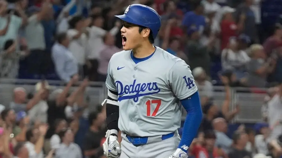 Shohei Ohtani consigue 50 cuadrangulares y 50 bases robadas en su primera temporada con Dodgers