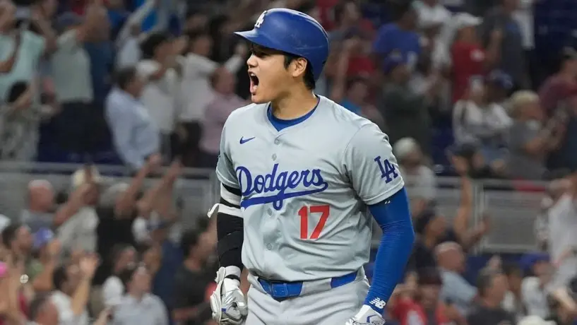 Shohei Ohtani consigue 50 cuadrangulares y 50 bases robadas en su primera temporada con Dodgers