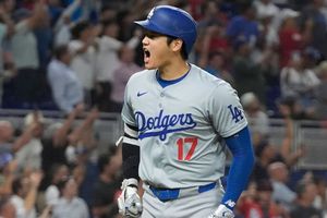 Shohei Ohtani consigue 50 cuadrangulares y 50 bases robadas en su primera temporada con Dodgers
