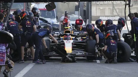 Helmut Marko sobre los problemas de Checo Pérez con los frenos: "Es la primera vez"