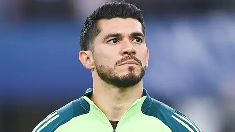 Henry Martín causa baja del Tri por problemas musculares